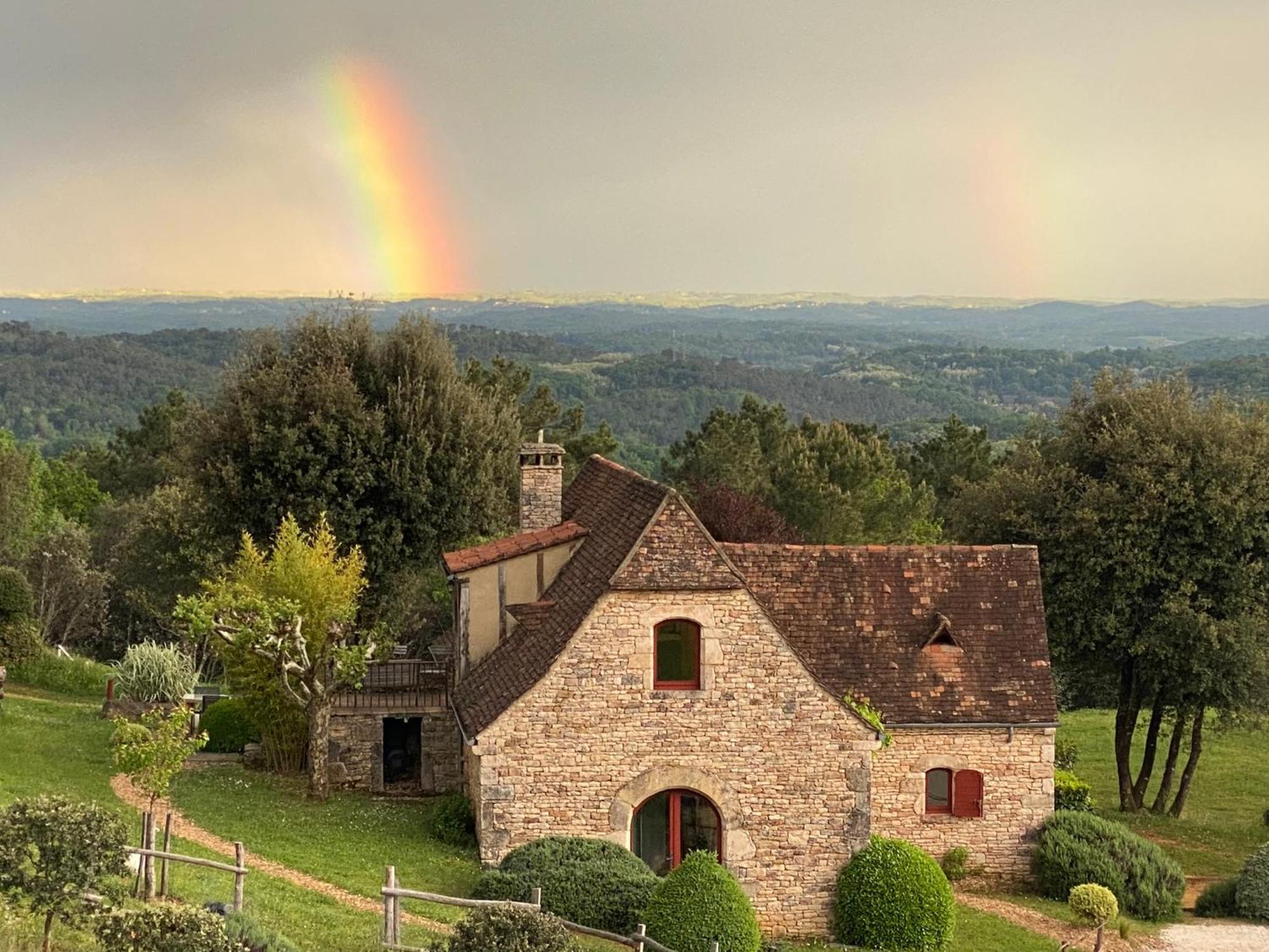 Eco-Hameau Du Sentier Des Sources Villa Сарла-ла-Канеда Стая снимка