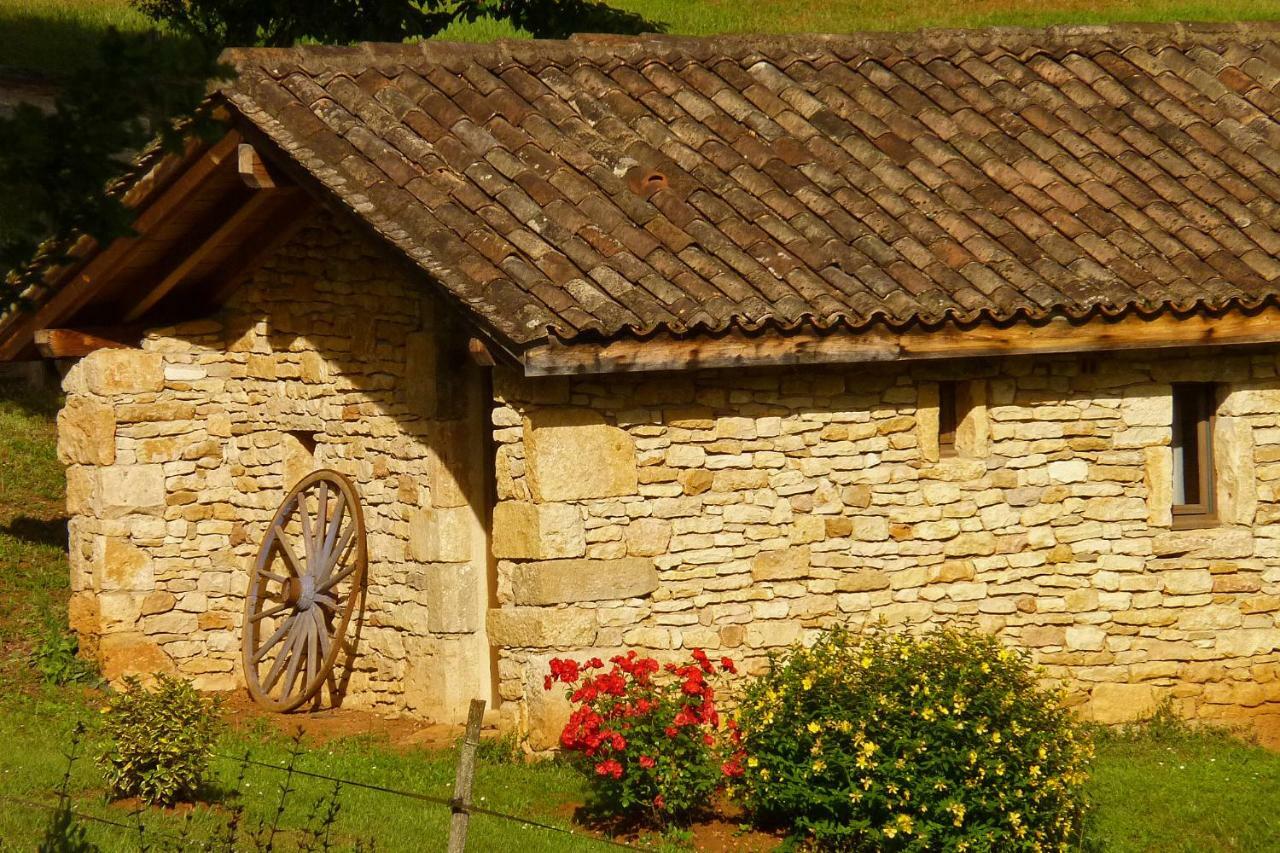 Eco-Hameau Du Sentier Des Sources Villa Сарла-ла-Канеда Екстериор снимка
